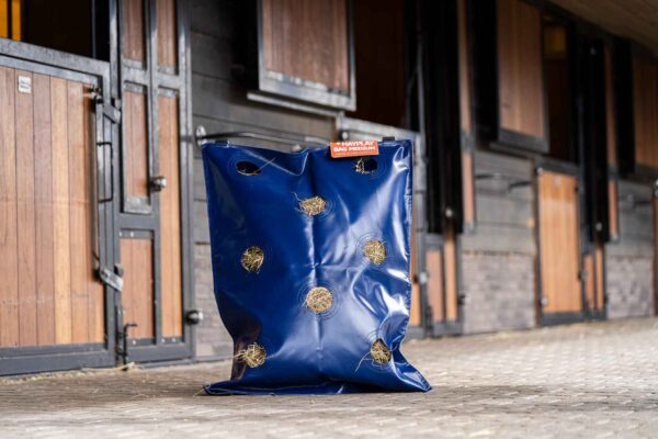 03 Horse Originals - HayPlay ButtonBag MEDIUM (Webformat) Horse Originals HayPlay ButtonBag